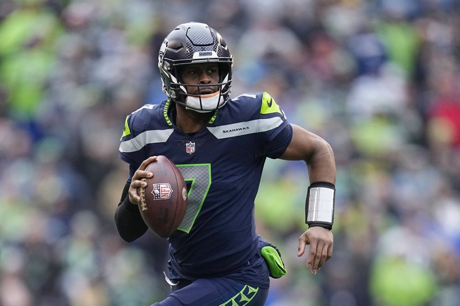BPicks4you's tweet photo. 🔥 Quarterback face-off! 🔥
Which QB will conquer the endzone with more TD passes this season?
❤️ Tap if it's Tua Tagovailoa or 🔁 Hit share for Geno Smith. Let's hear your predictions! 🏈
#FinsUp | #Seahawks | #NFLFaceOff https://t.co/rSxHmtXPYh