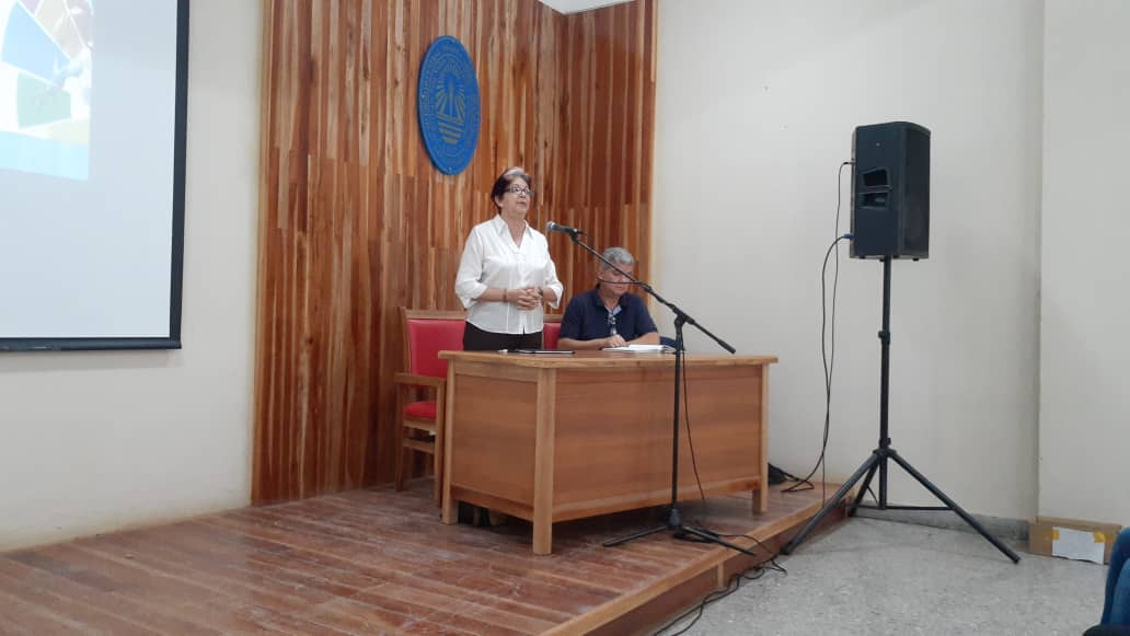Sesionó la  exposición Forjadores del futuro, organizada por las #BTJ de la #UCLVnuestra. 
📍La Dr. C. Estrella de la Paz Martínez, y el Dr. C. Sergio Morales Fernández, impartieron una conferencia 🗣 sobre la formación doctoral en #Cuba y sus oportunidades desde la #Universidad.