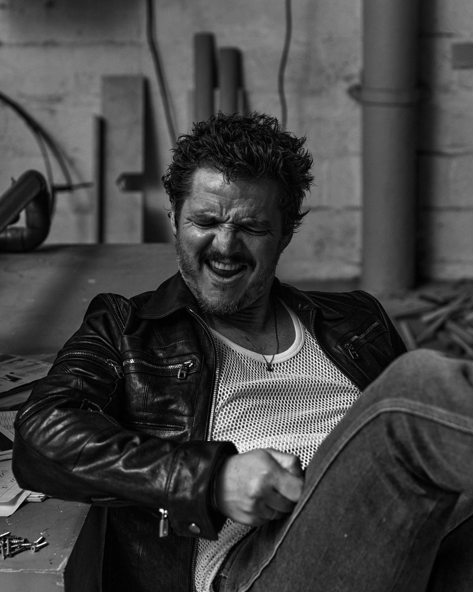 Pedro Pascal makes Emmys history as the most nominated Latino in a single year with three nominations.

bit.ly/3NQ9eNf