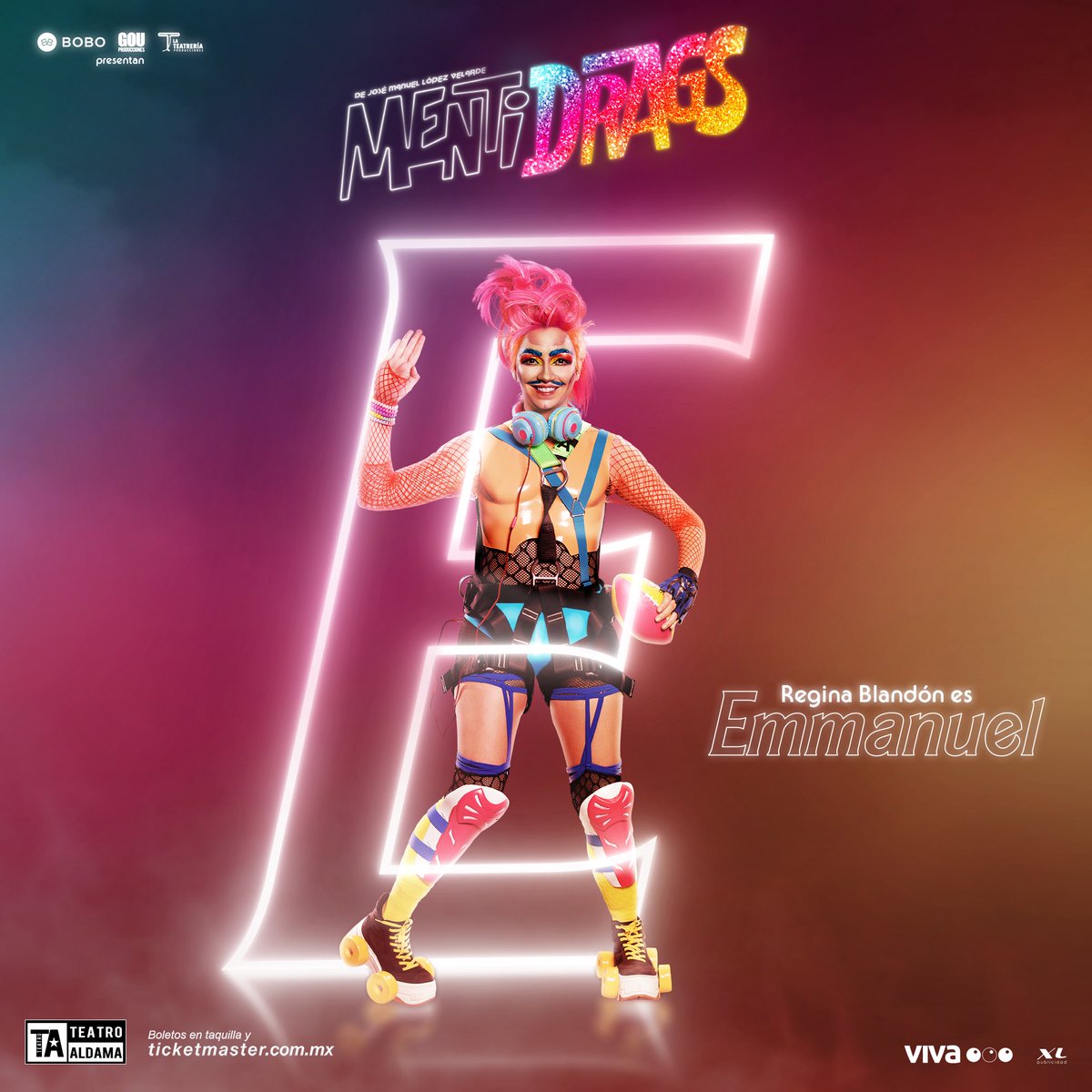dragadiccion's tweet photo. @luiscvillarreal @RogeEse @CarlosFonsecaOf @emiliano_az @MarceCarraro En #MentiDrags se exploró el lado "Queer" de Emmanuel sin llegar al drag, en 2023 se presentará una versión Drag King del personaje, siendo @ReginaBlandon la encargada de interpretar a Emmanuel en un versión drag. https://t.co/qsCJfb4uVt