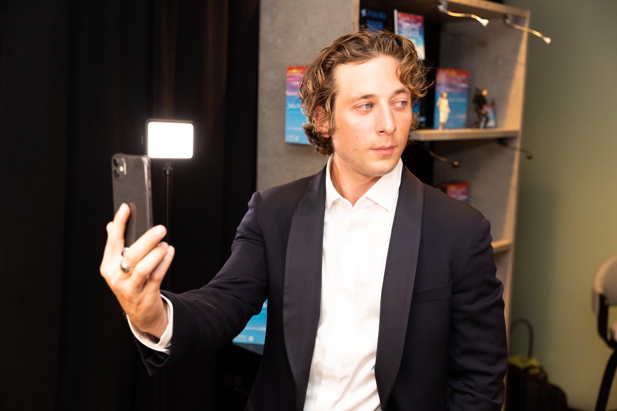 BackstageCreations tweet media