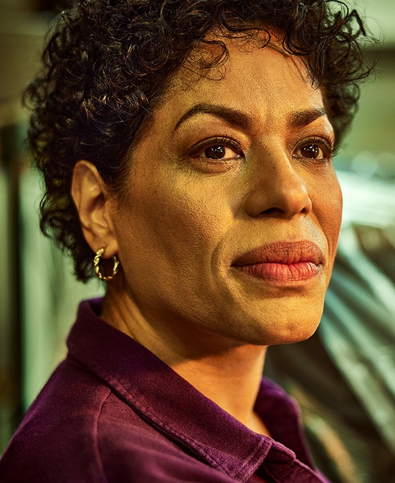 I hope next year Liza Colón-Zayas gets some serious awards love for playing Tina on THE BEAR. Every single scene of hers in season 2 was bursting with humanity. For me, a standout in a standout cast