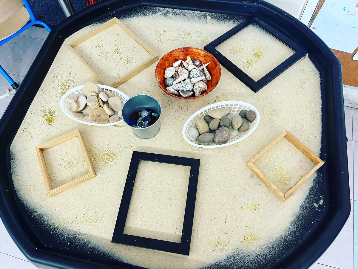 Natural loose parts Tuff tray by Mrs Elliott 🐚 #eyfs #tuffspot #tufftray