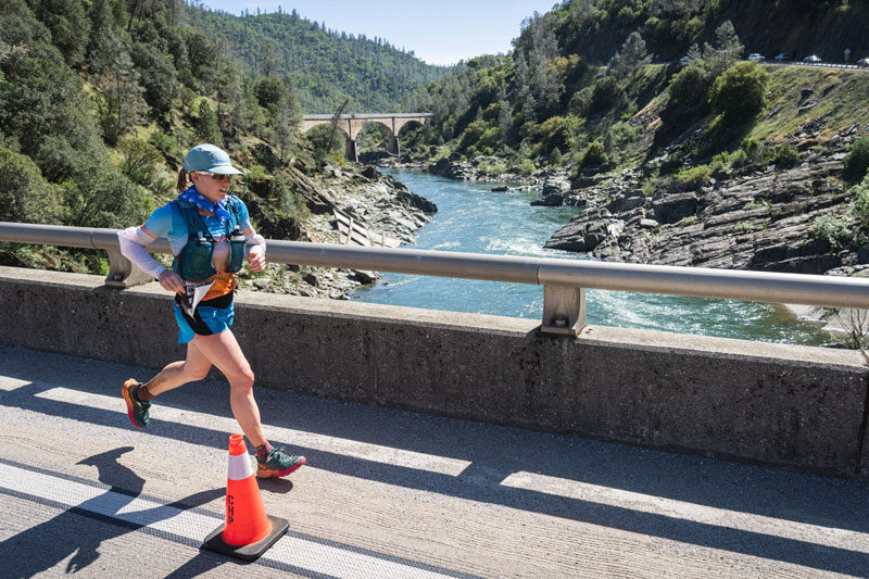 Annie Hughes is an expert at pushing her body to its limits. But what she encountered at the 2023 @canyonsruns was the toughest challenge she’s faced in her career so far. ⛰️ Read the full story at the blog: bit.ly/AnnieHughesCan… #FlyHumanFly #HOKA #UTMB