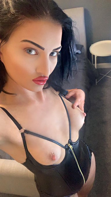 Cum and watch me be a filthy slut ⬇️  https://t.co/0TGGezQZaB https://t.co/516QyywLvn