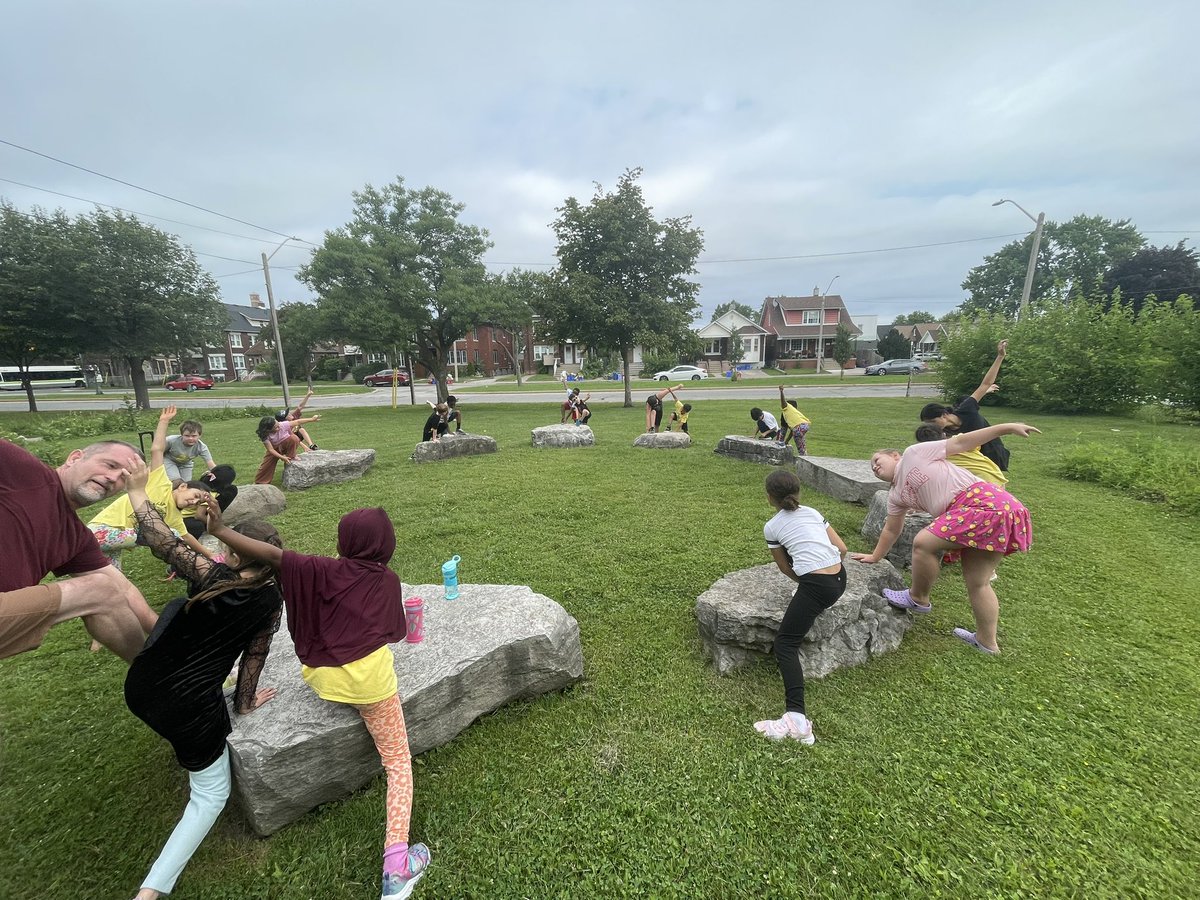kstlouis6's tweet image. Day 7 of #Campwonder started with an awesome dance class, followed by outside meditation and afternoon coding with the Dash! #GECDSBSLP2023
@gecdsbpro @MrsTDugan