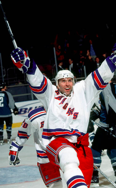 On this day in 1994, as compensation for St. Louis hiring Mike Keenan, the Blues sent Petr Nedved to the Rangers for Esa Tikkanen and Doug Lidster. The NHL also suspended Keenan for 60 days without pay and fined him $100,000, and fined the Blues $250,000 #Hockey365 #NYR https://t.co/qDT8iK8Khr
