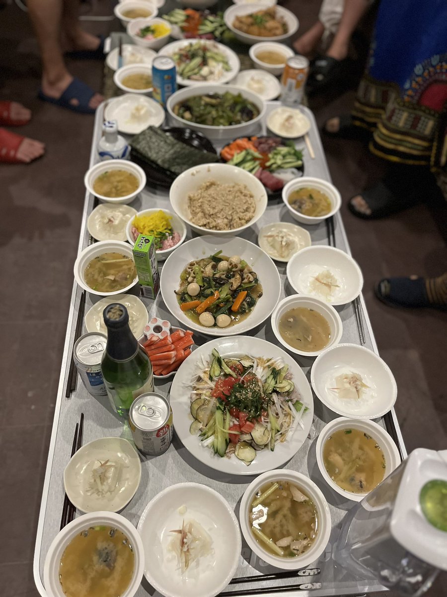 昨日の夜はノマド家恒例！バースデーパーティー🎉✨みんなで和食と手巻き寿司作った！青春だなぁ🌱