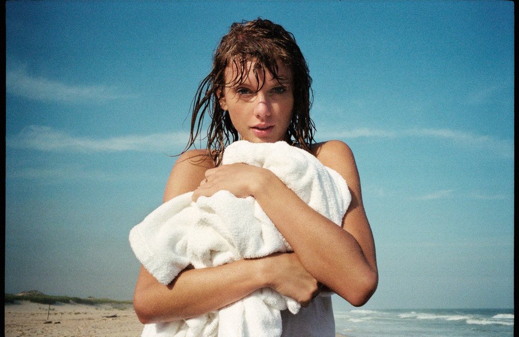 —exile: taylor swift 
“los malentendidos acabaron con la relación, llevaron a la desaparición de esta historia de amor y ahora estas dos personas se están observando marchar por primera vez. Y siguen sin poder comunicarse entre sí, no pueden ponerse de acuerdo, nunca+