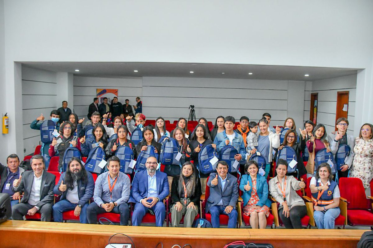 GERMANCHAMORRO1's tweet photo. ¡En articulación con #Minsait y @CAREColombiaONG, capacitamos y brindamos oportunidades laborales a jóvenes!

Desde #Pasto #LaGranCapital realizamos el lanzamiento del ‘Proyecto Academia’ en Colombia, fortaleciendo habilidades tecnológicas 
#conectamosvidas. https://t.co/KQdxx0SIoZ