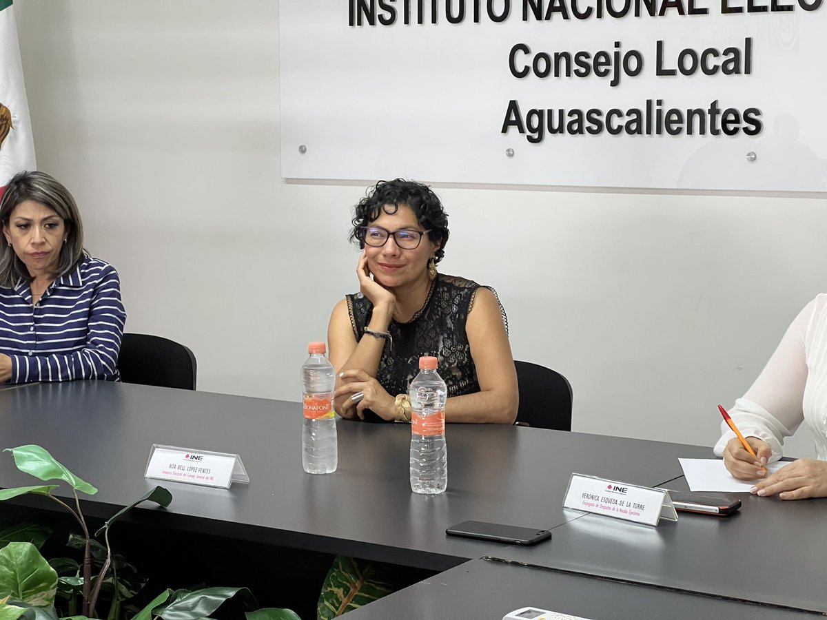 INE_Ags's tweet photo. La Consejera del @INEMexico, @RitaBellLpz, se reúne con vocales de la Junta Local Ejecutiva y la Consejera Presidenta del @IEEAGS, @jimenezglzc, para dar seguimiento al desarrollo de actividades previas al inicio del Proceso Electoral 2023-2024. #Elecciones2024🗳️ https://t.co/7KD32fldbl