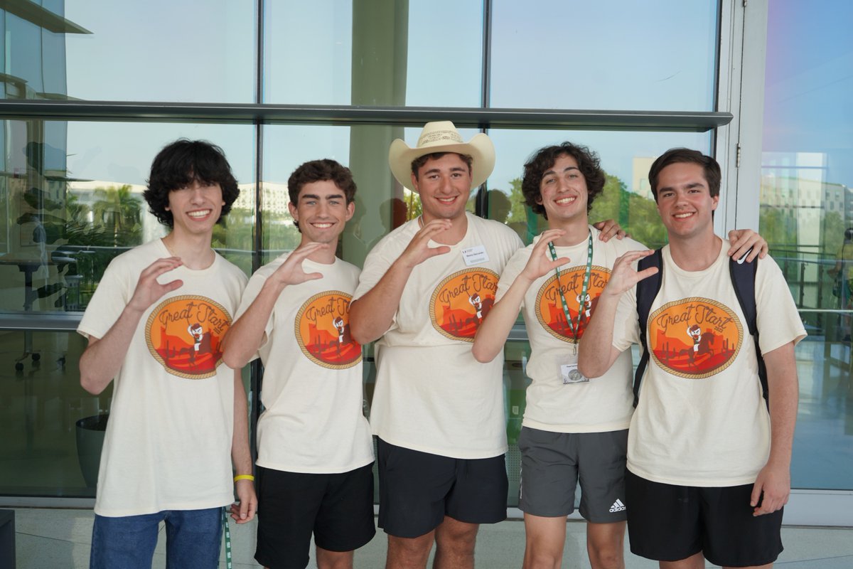 Soaking up the summer at the University of Miami! Shoutout to Manny Naccarato '22 for mentoring the incoming freshmen from Columbus, Carlos Gutierrez '23, Alessandro Fernandez '23, Gabriel Merheb '23, and Juan Laracuente '23. Here's to a fantastic journey ahead! #CPride #Adelante https://t.co/PZrfQDXWlC