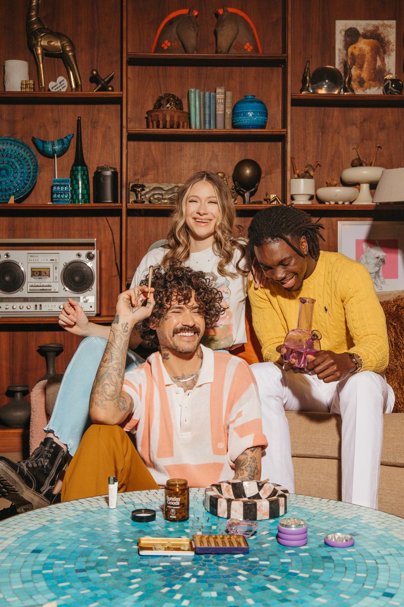 sundaygoods's tweet photo. On Wednesdays, Feel Good Club members get double the loyalty points. 

Spend $1 = 2 Points. More points = more savings. 

Shop now in-store or online for pick-up. 

Shop #Tempe - https://t.co/8YWmIahp54
Shop #Phoenix - https://t.co/UQuXwysTQg

#cannabis #sundaygoods #arizona https://t.co/ZLUqcASlYU