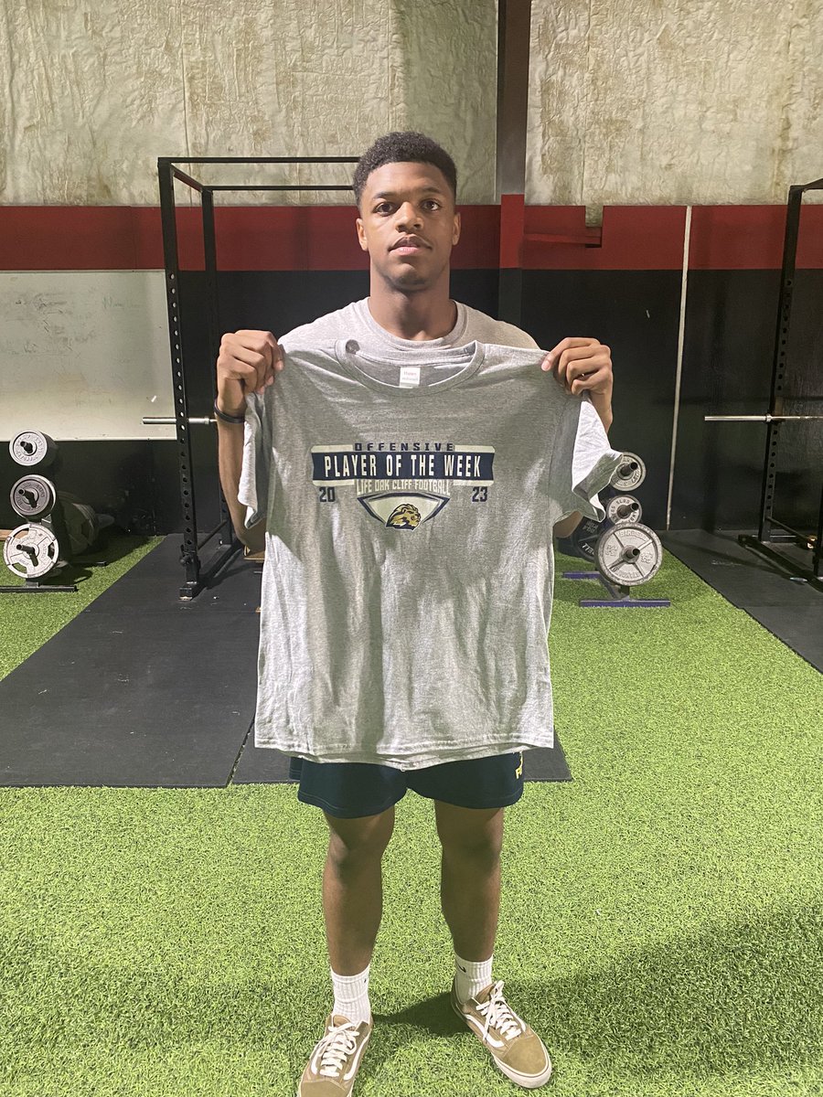 LSOCFootball's tweet image. Summer workouts are in full swing.   S/O to our offensive player of the week Quarterback  @XclusvnJ and our defensive player of the week defensive back @JatavinTat54009