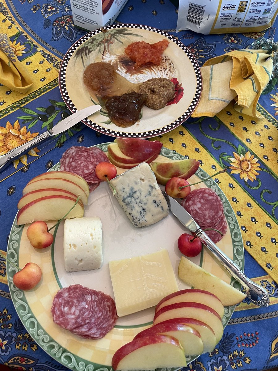 Cheese plates aren’t just for the holidays!
We had a big lunch so #cheese for dinner felt perfect!

#WhatsForDinner #adulthood