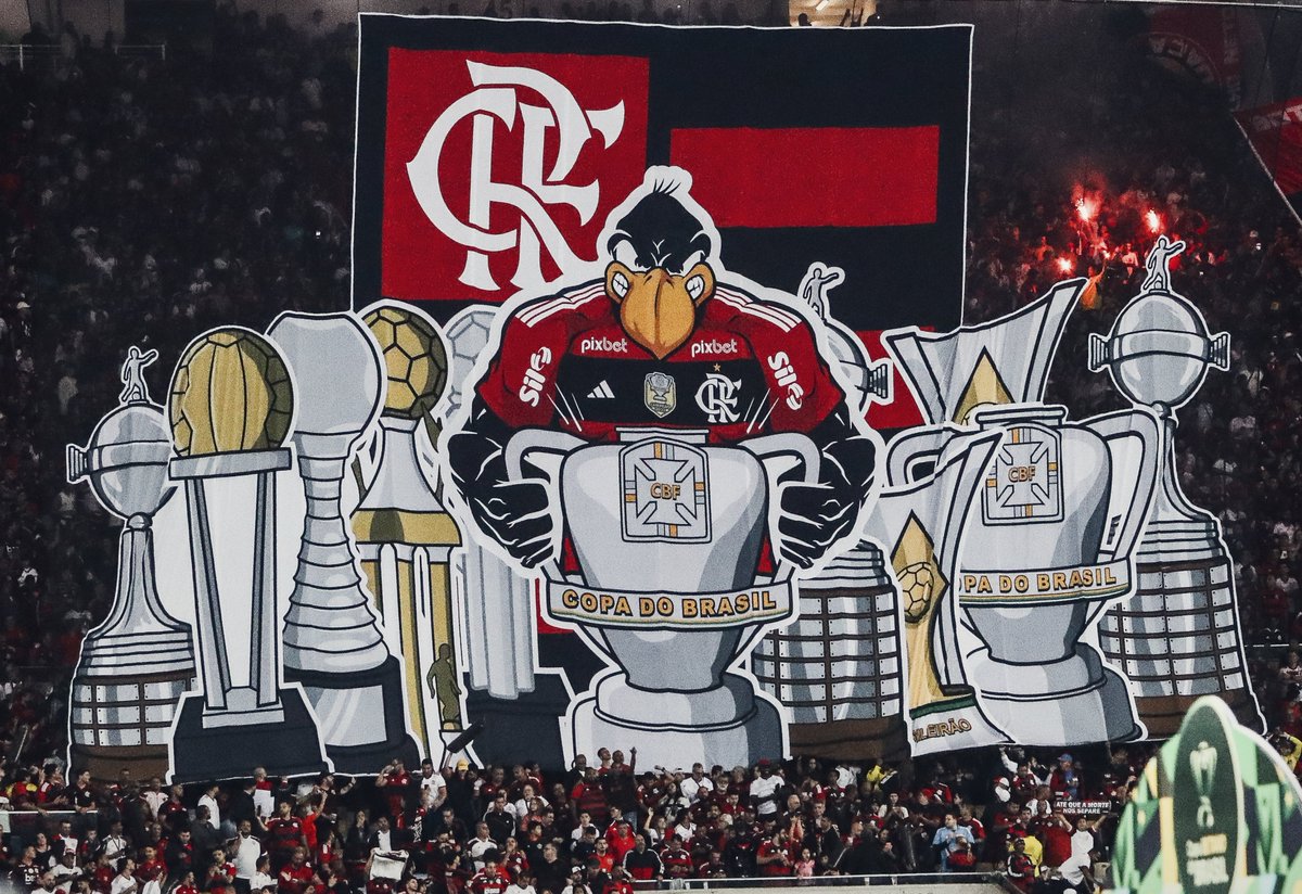 Flamengo's tweet photo. Se liga nessa, Nação... que a gente tem a Maior Torcida do Mundo não é surpresa pra absolutamente ninguém - ou pelo menos não deveria ser.

Com base no Censo 2022, do @ibgecomunica, a população do Brasil hoje é de 203 milhões de pessoas. A última pesquisa sobre tamanho de torcidas, conduzida pela @sport_track  em 2022, mostra que a Nação segue crescendo e representa 24% da população nacional.

Faz as contas aí: dá mais ou menos 48,7 milhões de apaixonados e apaixonadas. Em número atualizado, tá?

Só aqui na FlaTT somos mais de 10 milhões. E pega mais esse ranking, divulgado hoje pela @SambaAgency: estamos mais uma vez no top 10 mundial de clubes com mais interações aqui na rede do passarinho azul.

Hoje tem desafio importantíssimo fora de casa e a gente tá como? A foto já diz... boladão, sempre em busca de mais.

Somos MUITA GENTE! Em todos os lugares! Fala pra mim: qual é a cidade que vai ouvir seu grito de MENGO hoje?