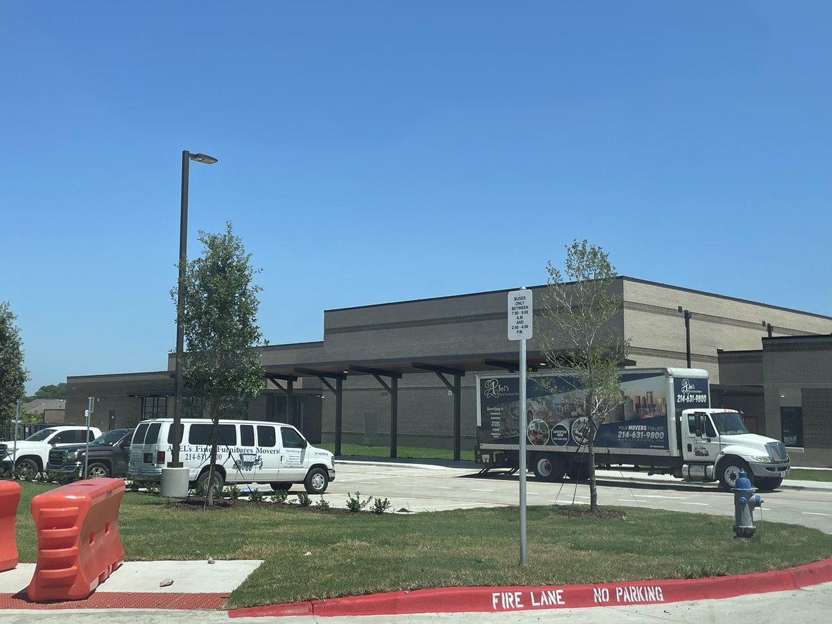 Amy Holderman tweet media