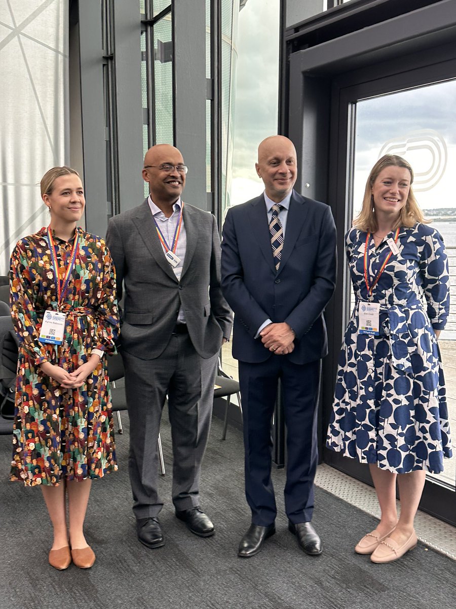 DrChinwe_Obinwa's tweet photo. The formidable @rcpsychINTL Team with #PaulRees #AgnesR @elen_cook @aluzri1 https://t.co/aYjCuxPGDS