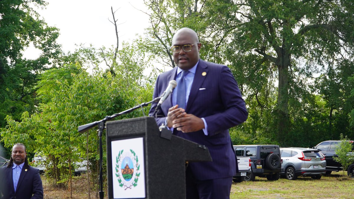 FrankScottJr's tweet photo. A heartfelt thank you to the amazing Housing and Neighborhood Programs Department, and our Director, Kevin Howard, for their guidance and hard work. Together, we’re building one of the most significant accomplishments of my administration: a micro home village. #MicroHomeVillage https://t.co/pqIfrUZwuV