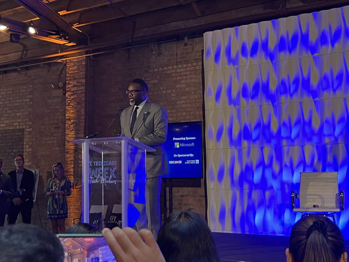iraweiss's tweet image. Tornado warning in the middle of ⁦@ChicagosMayor⁩ speech at #techchicago #techmakers ⁦@P33Chicago⁩ - great off the cuff comment saying “He is committed to combating equitable climate change measures across the city”