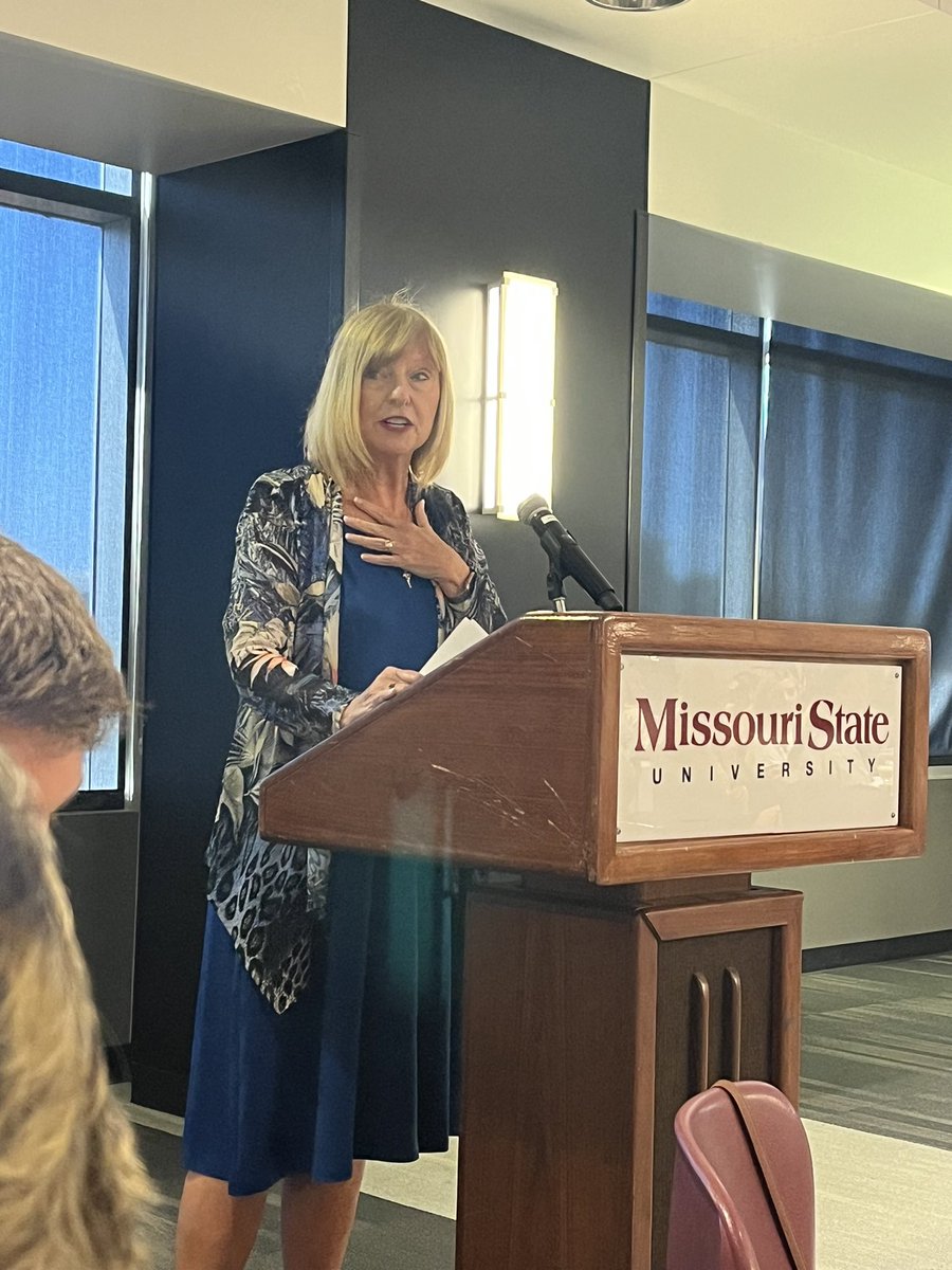 BearsFamilies's tweet photo. Happy to have @JulieJMasterson @MSUGradCollege join us for dinner tonight and share some inspirational words with our new students! https://t.co/GXYNF3g0KD