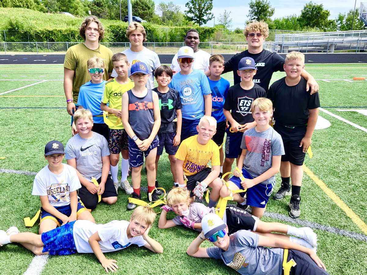 Mark49075016's tweet photo. Senior Hunter MacGillivray @HunterMac09 &amp; varsity players taking a break from Summer training to help out with PL youth football! Great job men‼️⭐️💙💛🏈 #GritTeamLove #d1fb #d2fb @PrepRedzoneMN @MNFBSpotlight @MWCScouting @NSICRecruiting @LetsPlayFB_MN @MinnesotaHSFB @rshaver11 https://t.co/wUx8QU6iAk