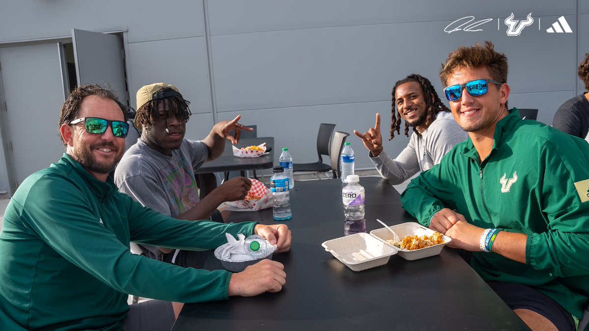 Mood when it’s Food Truck Night: <a href="/young_sysy2/">Yasias Young</a> 🤩

#ComeToTheBay | #StayInTheBay