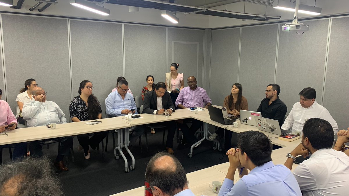 RUPIVColombia's tweet photo. Nuestra red estuvo participando de la Mesa de Competitividad, Ciencia y Tecnología del Consejo Asesor para el Desarrollo Económico de Cali #CADEC.
Se tuvo un ejercicio entre los actores del ecosistema para encontrar acciones que contribuyan al crecimiento para nuestra ciudad. https://t.co/u5LZJ0KyBj