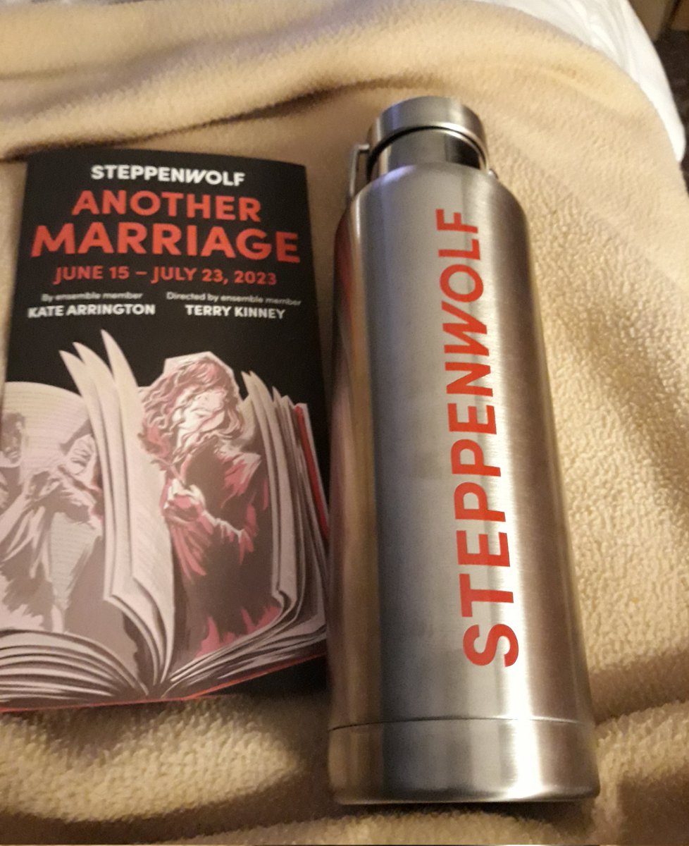 Divakind's tweet photo. I always carry @SteppenwolfThtr in my ❤. But it's nice to carry some swag for it too. #stayinhydrated #keepincool https://t.co/knsXmZija1