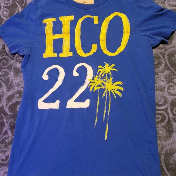Nevils's tweet photo. So good I had to share! Check out all the items I'm loving on @Poshmarkapp #poshmark #fashion #style #shopmycloset #hollister #nike: https://t.co/dRE2EcD2oZ https://t.co/TPj4ZSIvyt