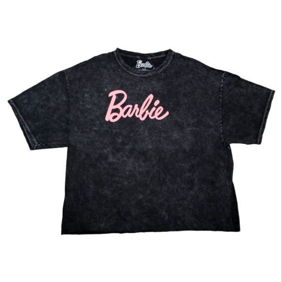 beyond_attire's tweet photo. So good I had to share! Check out all the items I'm loving on @Poshmarkapp #poshmark #fashion #style #shopmycloset #barbie: https://t.co/QB86OA6w52 https://t.co/UPnAIC5byX