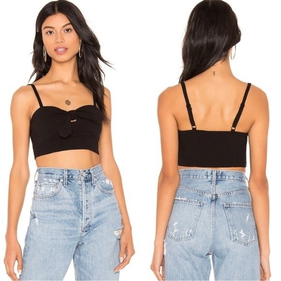 Patrizia1441's tweet photo. So good I had to share! Check out all the items I'm loving on @Poshmarkapp #poshmark #fashion #style #shopmycloset #showmeyourmumu #superdown #freepeople: https://t.co/ly5gOJhKWR https://t.co/6FYtgTMvfr