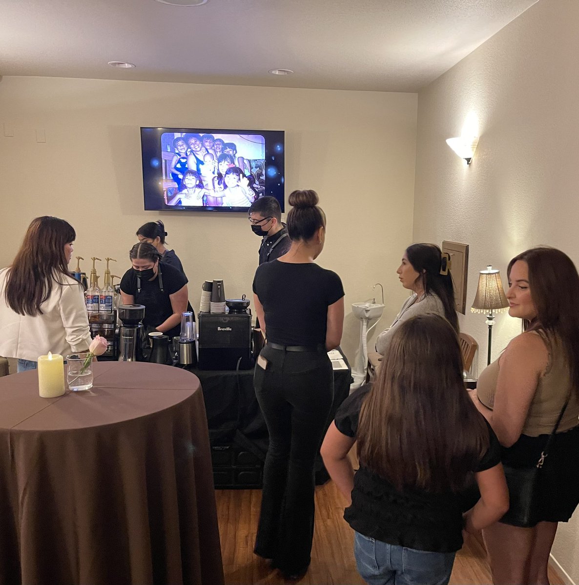 Jazz_presso's tweet photo. Give it up to our amazing Baristas!

#barista #baristadaily #baristagram #baristalife #baristaskills #baristas #homebarista #bartending #bartender #bartenders #bartend #bartenderlife #bartenderlifestyle #coffee #coffeetime #coffeelover #coffeeaddict #coffeelovers #coffeegram https://t.co/0HZOmhnUnK