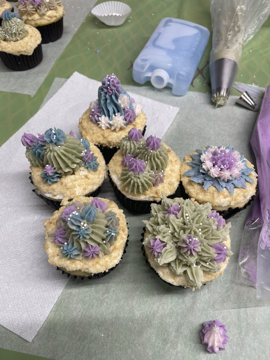 Leslie the Dice Gremlin 🖤🩶🤍💜 tweet media