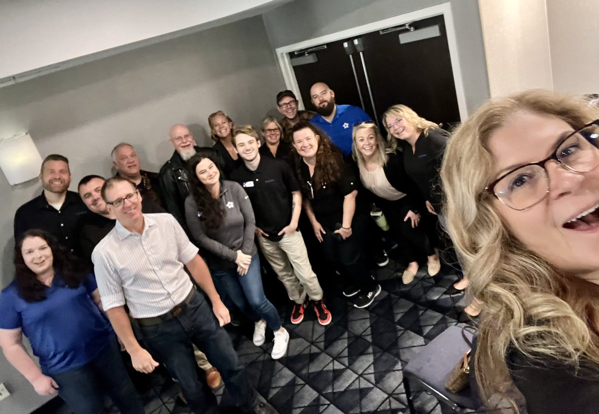 Rebecca M Thompson tweet media