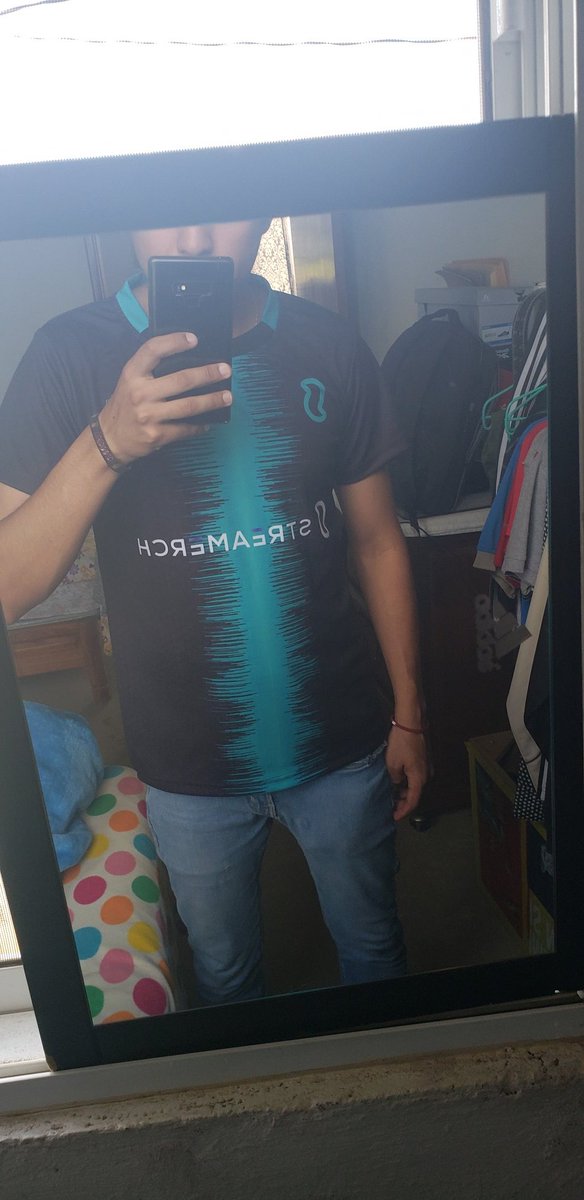 9Menino's tweet photo. Ya listo para
Vestimenta de gala, para ver hoy ganar 
A mí @ChanaMambeFC 
@alkapone @agbin3r con el nombre de mi idolo @mymtumtum https://t.co/d7UN9Jbzlm