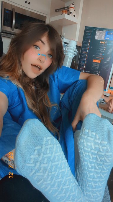 I wasn't trolling about the mental hospital. I have the grippy socks to prove it. https://t.co/L4u70