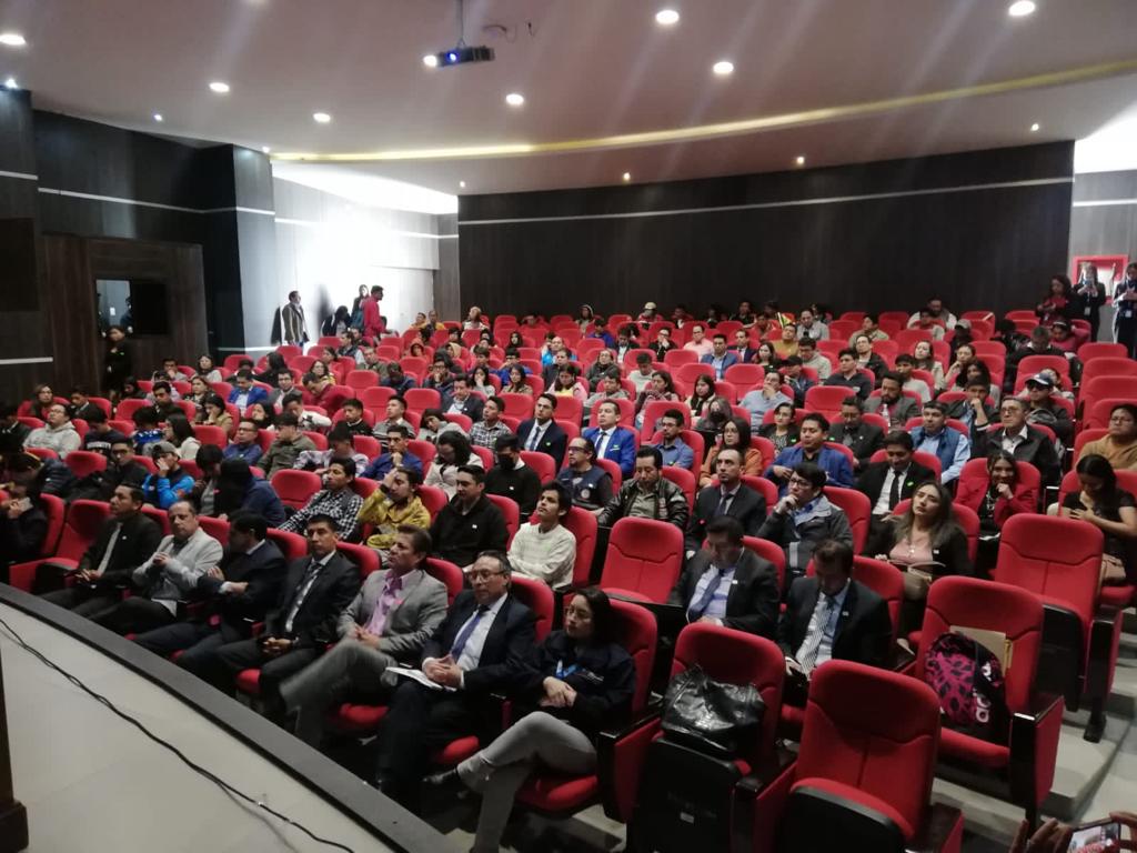 Telecom_Ec's tweet photo. 💻🌐 @Telecom_Ec llevó a cabo talleres para la creación de la Política Pública de Transformación Digital, con el objetivo de delinear estrategias que establezcan líneas para la aplicación de las tecnologías de la Información y Comunicación Entérate más ▶️ https://t.co/nxRxTY2Q5v https://t.co/3SpWtFjkdO