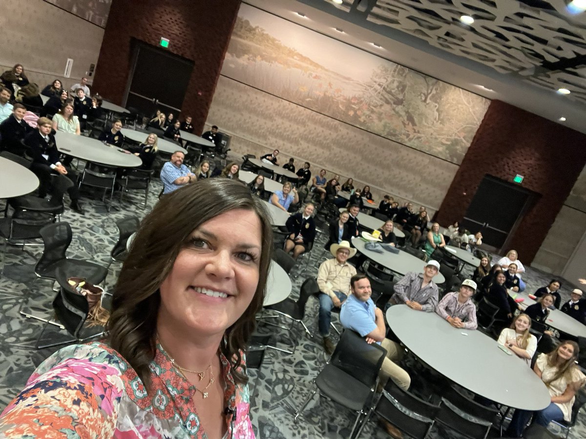 Speaking to #FFA groups is always such a treat. Inspiring the next generation of #agriculture through #leadershipdevelopment and more at the <a href="/TexasFFA/">Texas FFA</a> state convention. #felfie