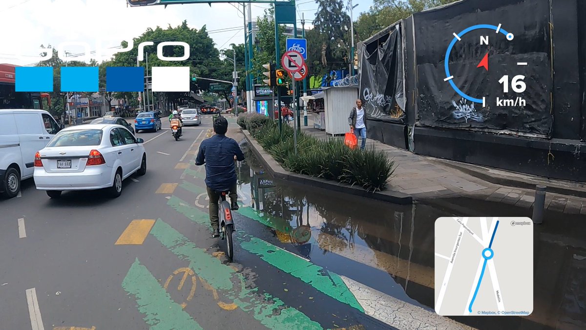 Rich_Arq's tweet image. ‼️‼️ ATENTO AVISO Y SOLICITUD DE ACCIÓN INMEDIATA‼️‼️⚠️
#Afectación #Lluvias #Inundaciones 
En Av. Medellin esquina con Av. Insurgentes se encuentra un espejo de agua (inundación) posiblemente por coladeras tapadas. Lo que obliga a transeúntes pasar por vía ciclista y vehicular…