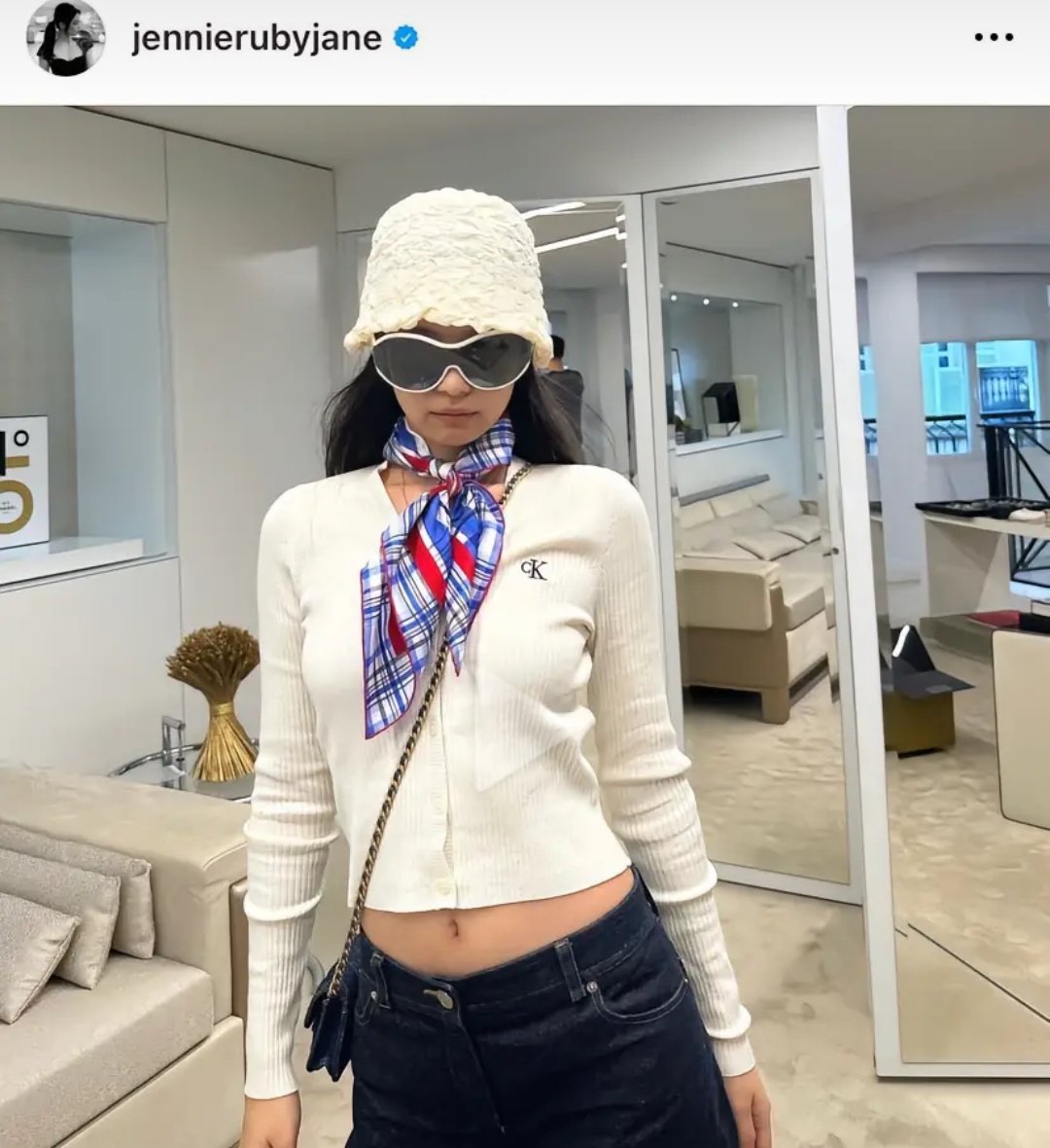 loveandsharee's tweet photo. Teruntuk bias ku Jennie Ruby Jane.
I am proud of you.
Konfirmasi dating by dispatch ❌
Konfirmasi dating by IG pribadi ✔️
Seneng bgt bgt!
Orang yg tahun lalu w kagumin pacaran sama orang yg w bias-in! Paham ga si 😭 
sbgai Ex Army dan sekarang blink adalah sebuah keputusan tepat https://t.co/eWl5Mxpbbd