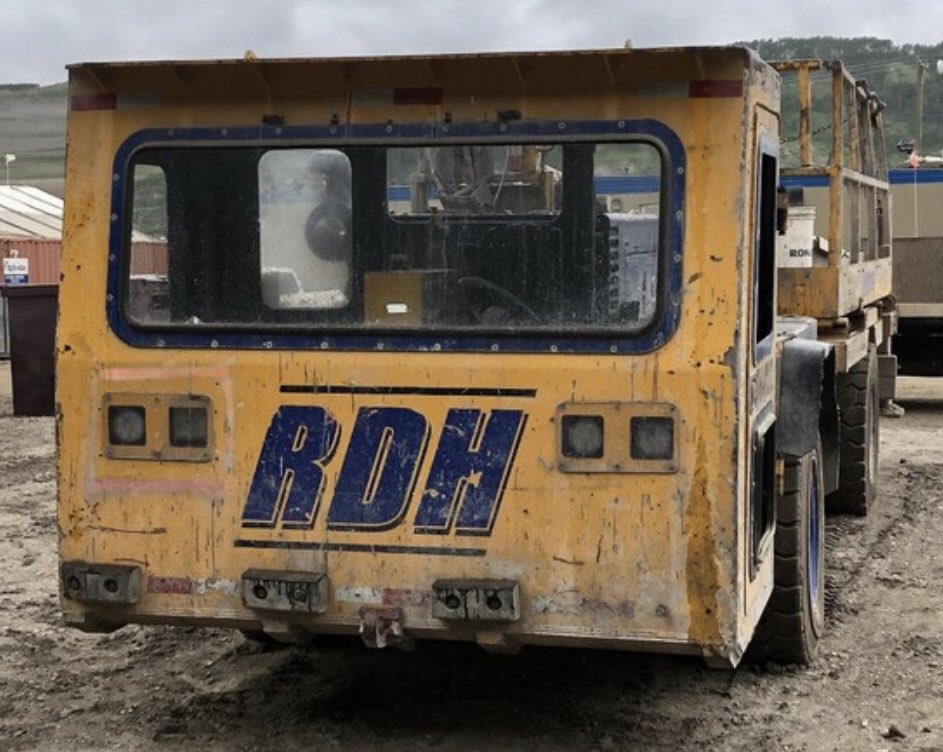 SavonaEquipment's tweet image. RDH Liftmaster 600R work platform. 7810hrs. 6000lb capacity, 13ft 4in deck height, 7.5ft by 12ft deck size. Dual side shift, rear telescopic stabilizers, 2 hydraulic lift cylinders. Reduced to $85000. savonaequipment.com/en/rdh-liftmas… #underground #truck #workplatform #servicevehicle