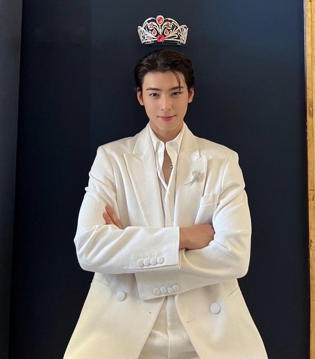 A2Brilex's tweet photo. @ChaEunwooINTL 🙌🏻🔥💛 https://t.co/gxOcSqi6yY