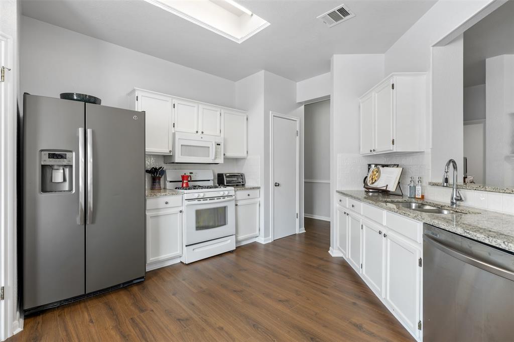 remax_1's tweet photo. Let's take a look at 21012 Morgans Choice Ln, Pflugerville, Texas 78660! Welcome to this inviting and well-maintained residence, offering a range of features for comfortable living.
Contact Pam Flitton for more info!
(512) 736-4258 https://t.co/BomIWJK3t1