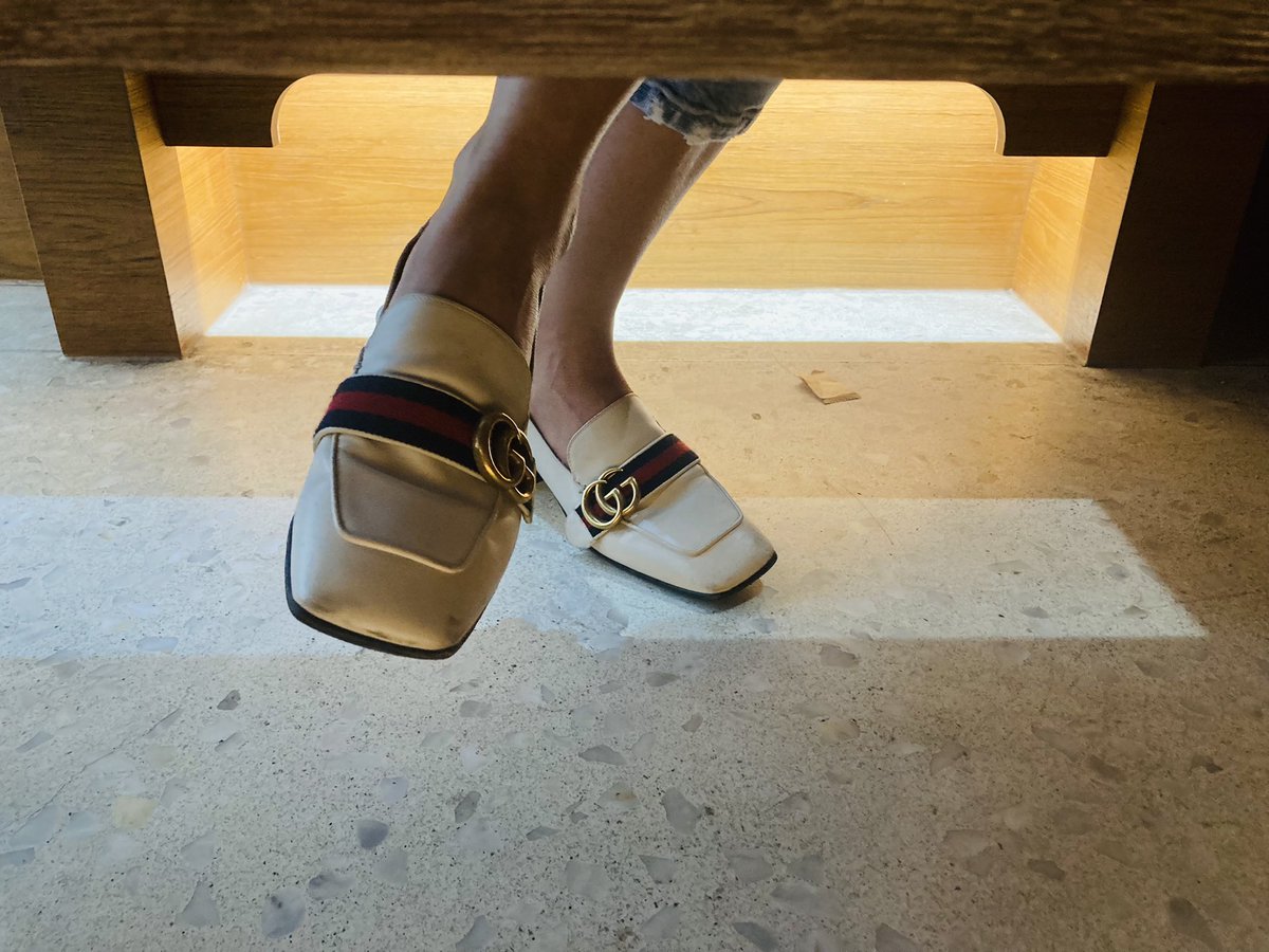 Alicefemdom's tweet photo. Slave stayed under table while I had a luxurious meal.  Your view is only at my feet. 

หมอบใต้โต๊ะ ทาส  กินของเหลือ

#femdom #นายหญิง #ทาสเท้า #กราบเท้า #thaimistress https://t.co/jbcM8WMvVG
