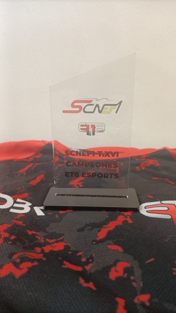 ET8eSports's tweet photo. Hace un tiempo recibimos los trofeos de campeón de #SCNEF1 y #SCNEF2.
Agradecemos a @F1Friendscup por la rapidez del envío y por la organización del campeonato.
Intentaremos revalidar el título la temporada que viene!

#EnjoyET8 https://t.co/B4I758bUHK