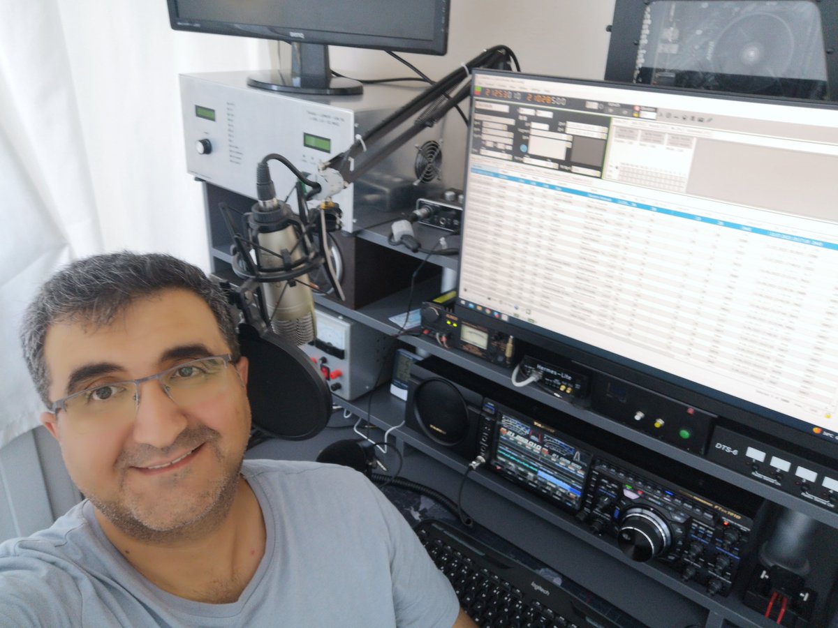 _TA4A's tweet photo. New setup #2023 #yaesu #ftdx101 #hermeslite2 - TA4A https://t.co/gAjnVEUYEb