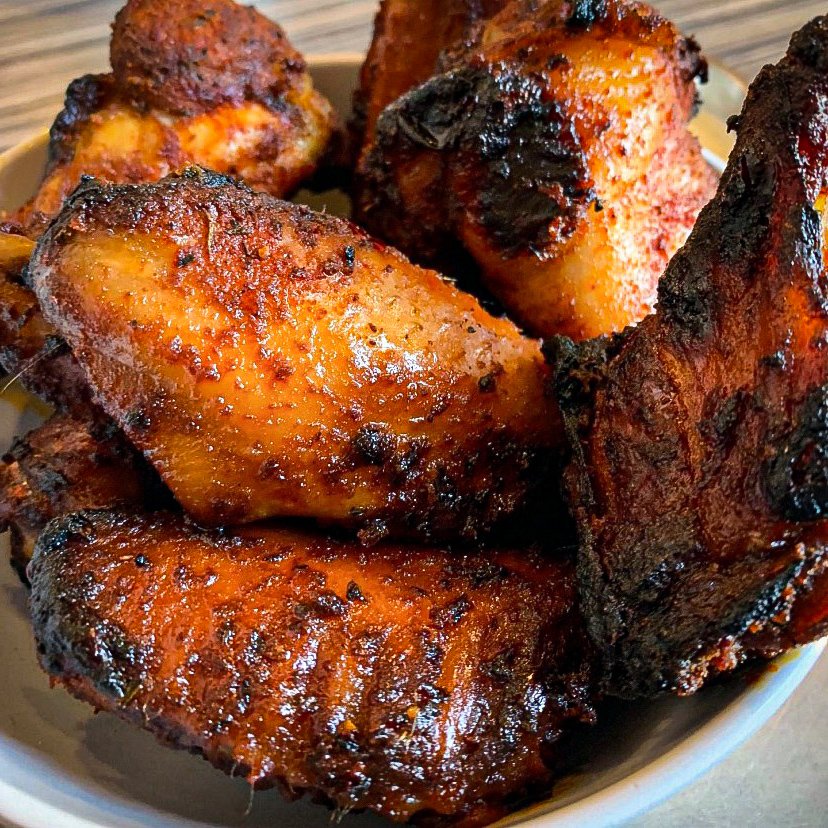 Sweet. Spicy. Delicious! And $7 for 10 all day long!

#wings #spicy #sweet #yum #humpday #eatlocal