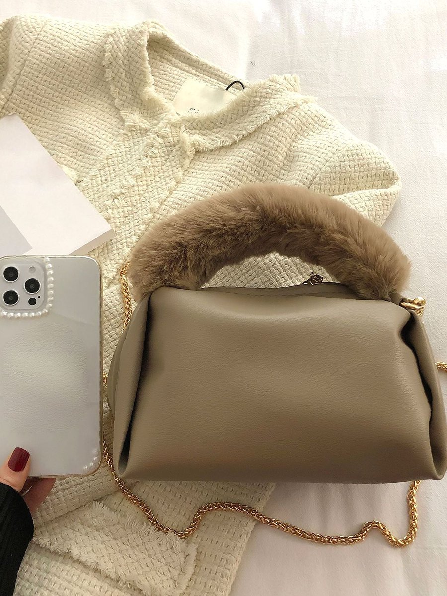 ShopBirdInBag's tweet photo. 🐕 Big deals! Bird in Bag - Fluffy Handle Chain Square Bag - Women Satchels only at $30.99 on https://t.co/IpIsGWtnon Hurry. https://t.co/2EoliQQvjm