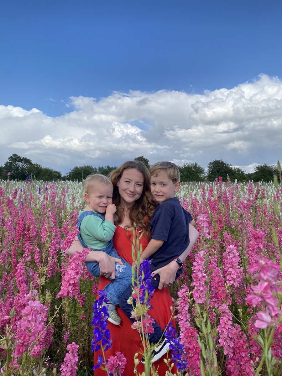 ElzieBag's tweet photo. Owning this week! Two runs ✅ Home for 3 bed times in a row to read ‘Amy gets Eaten’ as the boys are obsessed @amateuradam 😂 Had our annual visit to the #confettifields and ran my first ever #pmrt meeting with external hospital reps. Loving my new role and so pleased I applied☺️ https://t.co/xHoxAseZUE